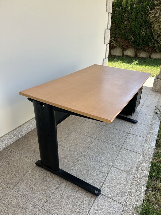 Secretária com gavetas 160x60