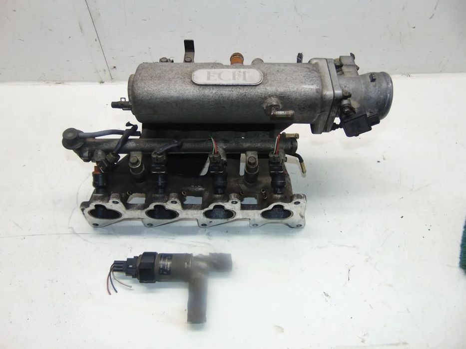 Hyundai S coupê colector admissão