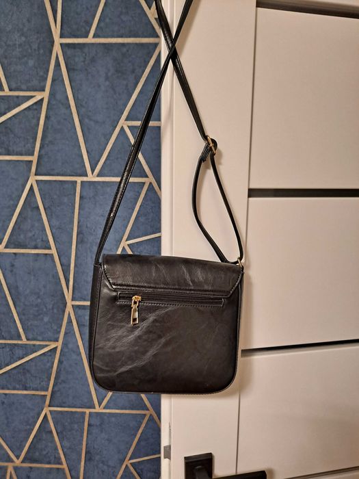 mała czarna torebeczka