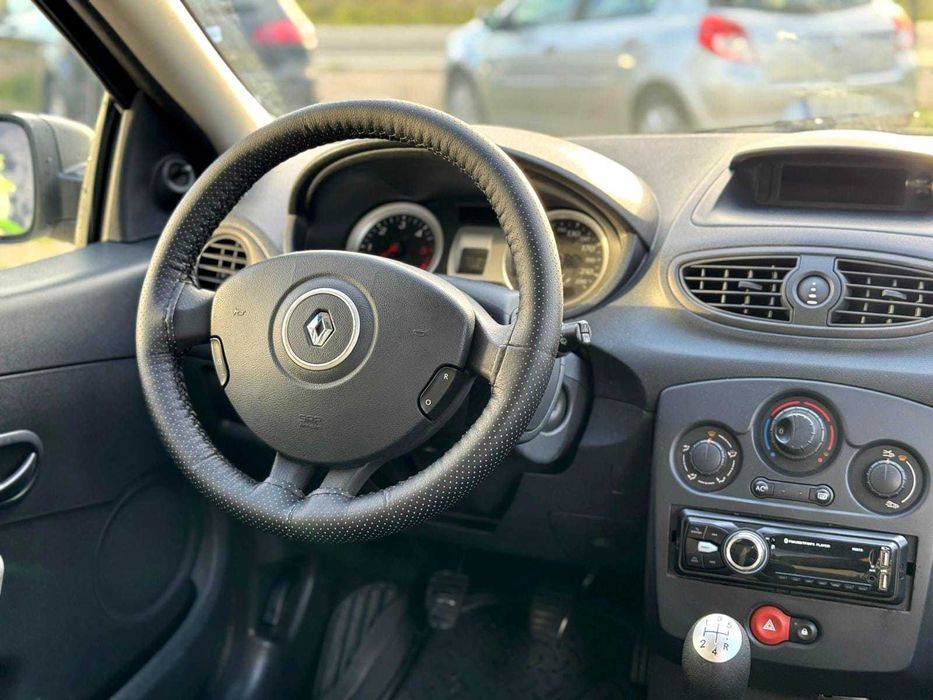 Renault Clio III 1.5 DCi Confort- Garantia incluída