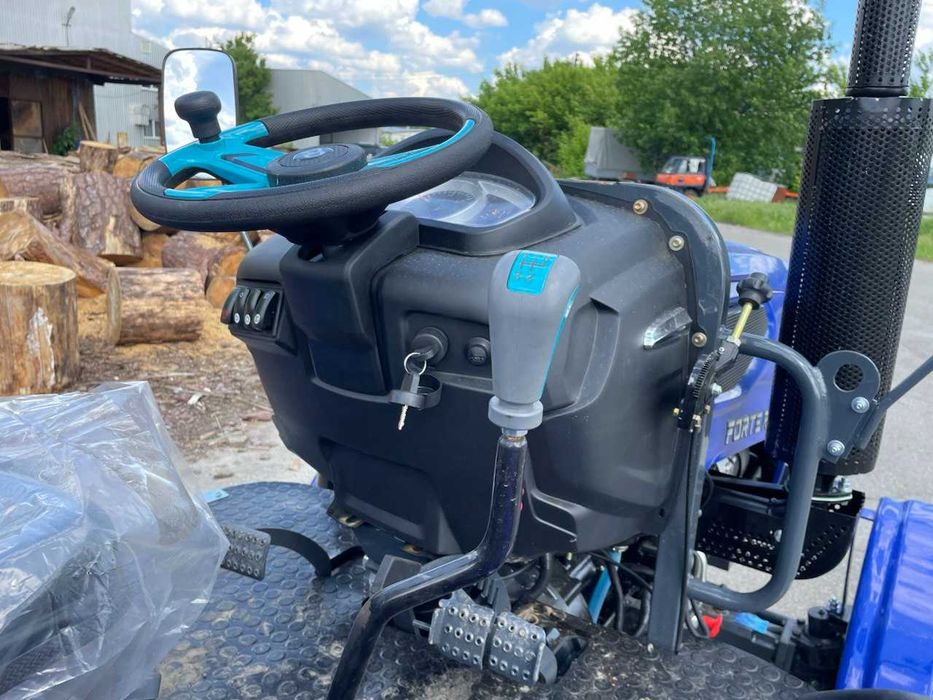 Мінітрактор Forte XT-244 LUX 24 к.с., дизель, 4×4, редукторний міст