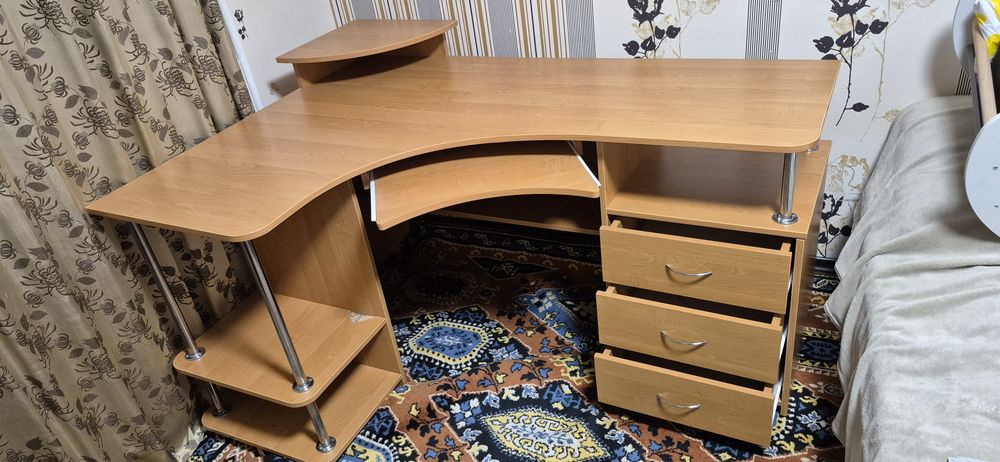 Продам б/у Стол компьютерный "СУ ― 4" угловой 110см×150см