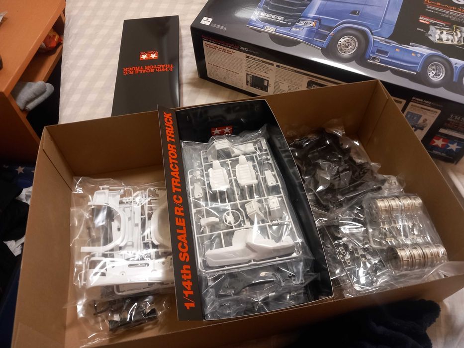 Vendo camião scania serie S, escala 1/14 original Tamiya