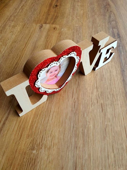 Napis Love ramka na zdjęcie dekoracja do domu