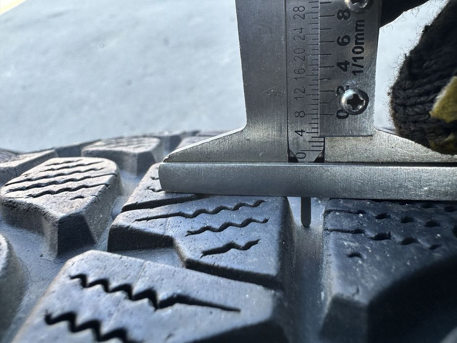 Шини 225 45 18 95V Bridgestone Blizzak LM-25V пара
