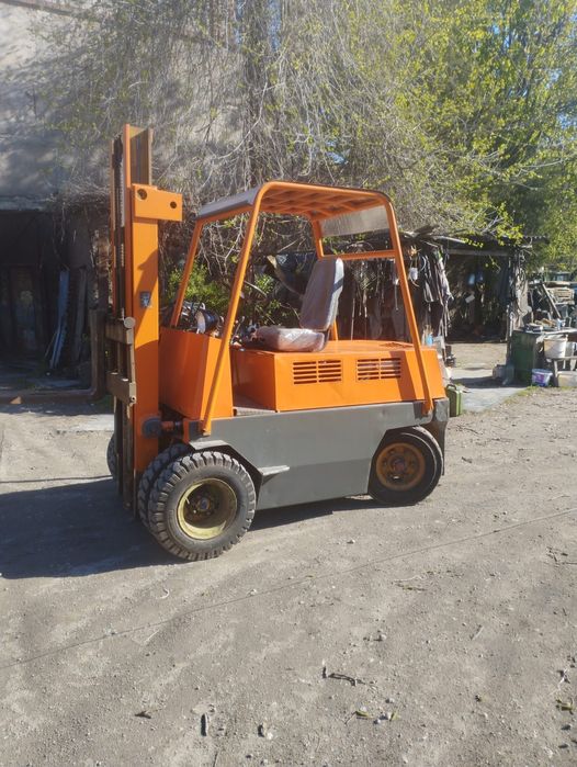 Погрузчик, бензин