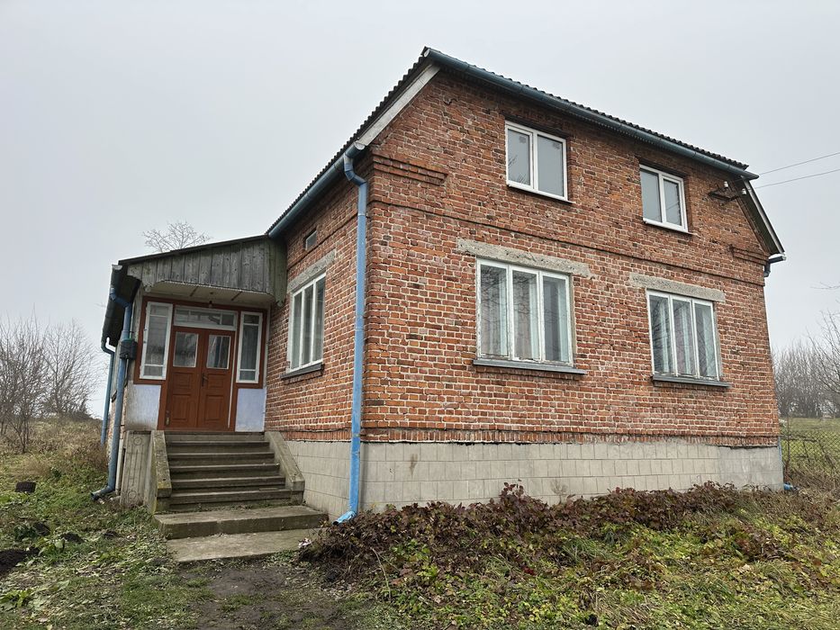 Продається будинок (40 км від Львова)