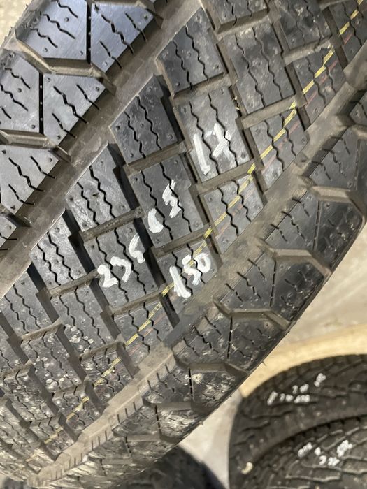 Пара всесезонної резини 235/65 R17 Шини