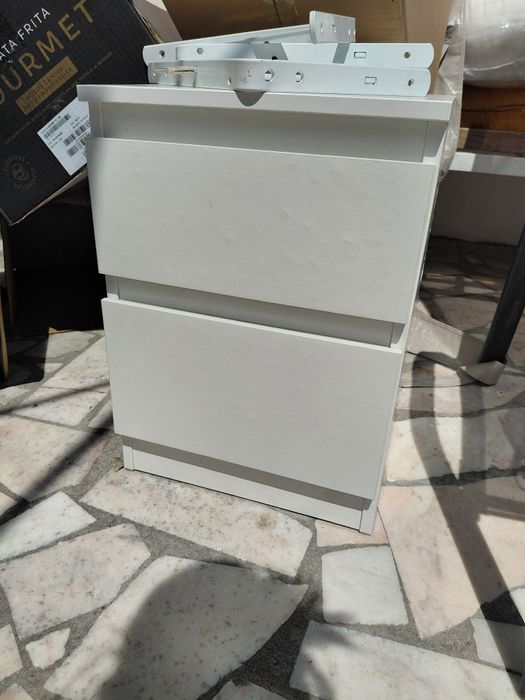 Mesa de cabeceira ikea branca