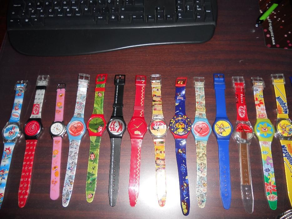 Relógios diversos com publicidade