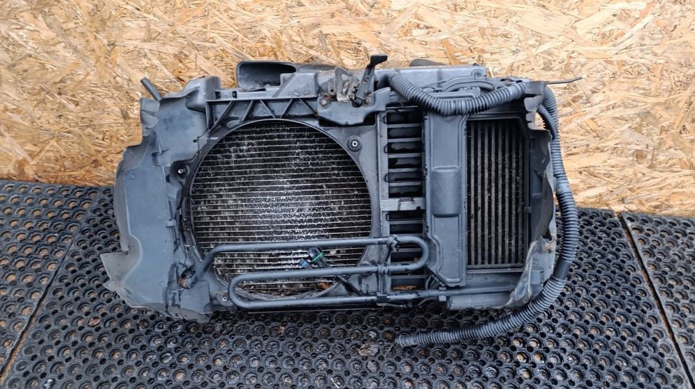 Peugeot 407 2.0Hdi Pas Przedni Komplet