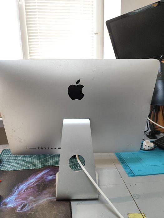 Apple iMac 21.5" Late 2013 Intel i5 2.7GHz 8GB / 1TB
