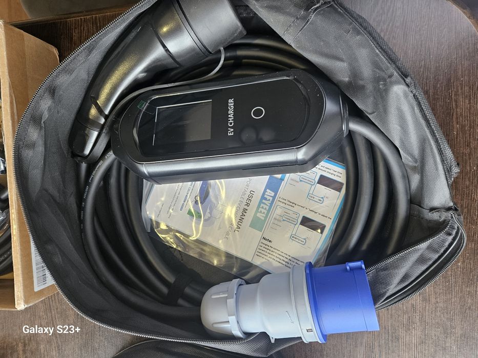 Зарядний пристрій для електромобіля, зарядка