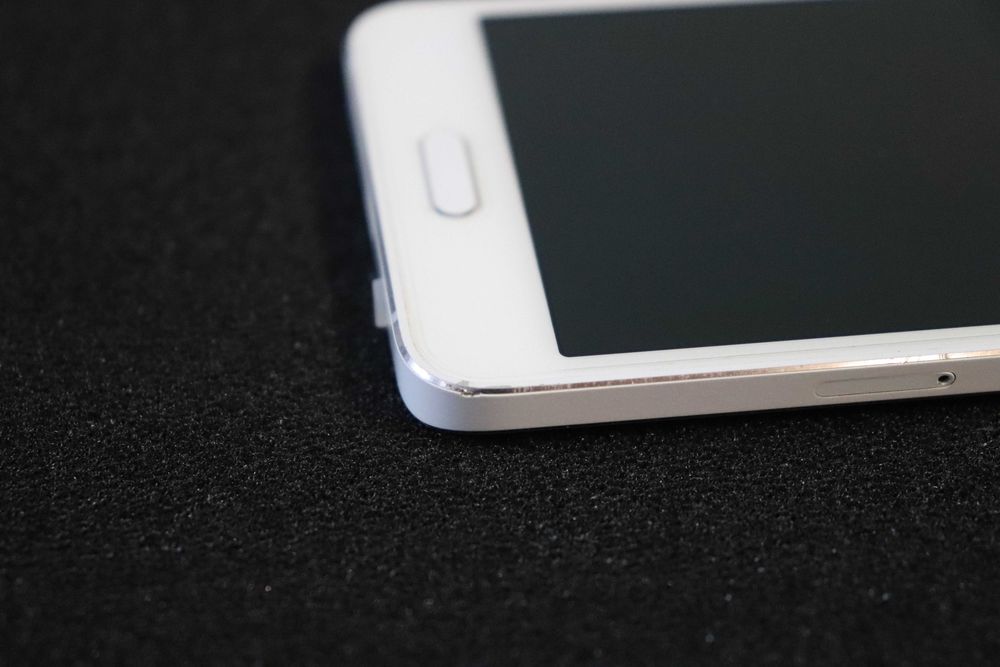 Смартфон Samsung Galaxy A3 A300H (Pearl White)