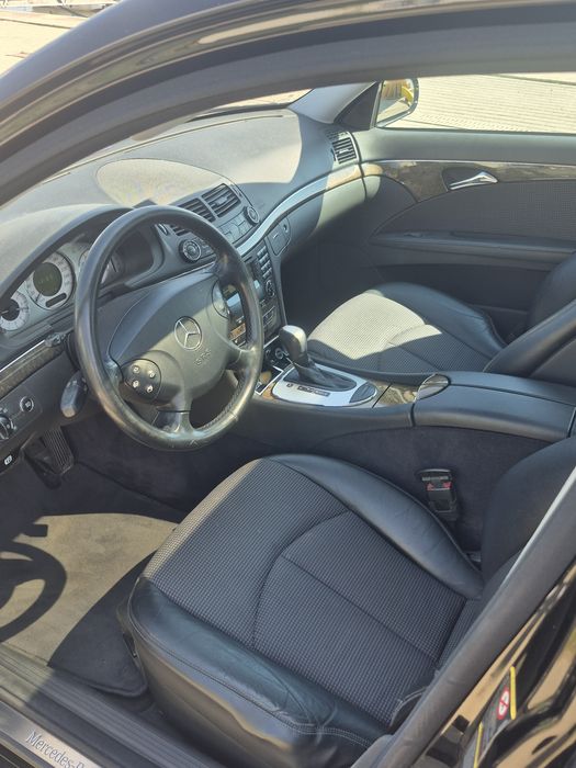 Mercedes E  W211  2.6.B super stan niski przebieg