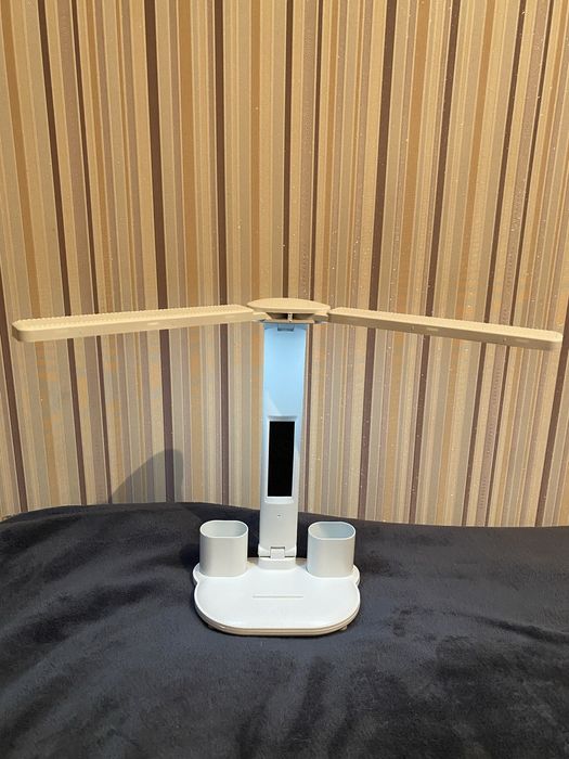 Настільна LED лампа акумуляторна