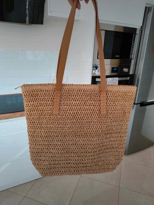 Torebka damska torba słomiana pleciona na ramię beżowa brązowa Guess