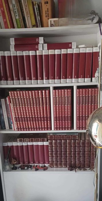 Enciclopédia e outros livros