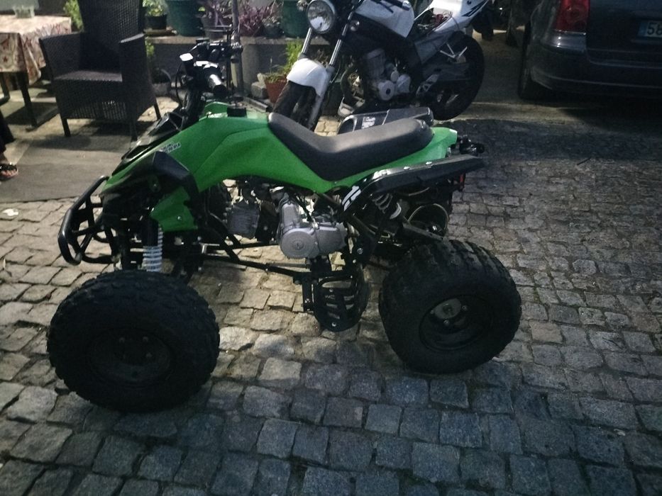Moto4 de 110 CC para crianças até 16 anos