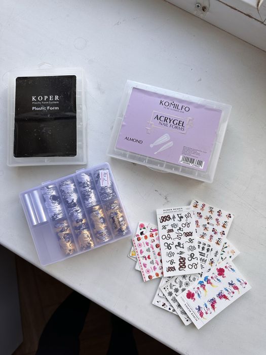 Матеріали для майстра манікюру