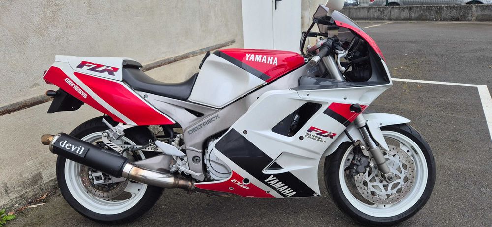 Yamaha fzr1000