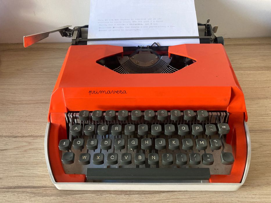Máquina de escrever   ***  Primavera