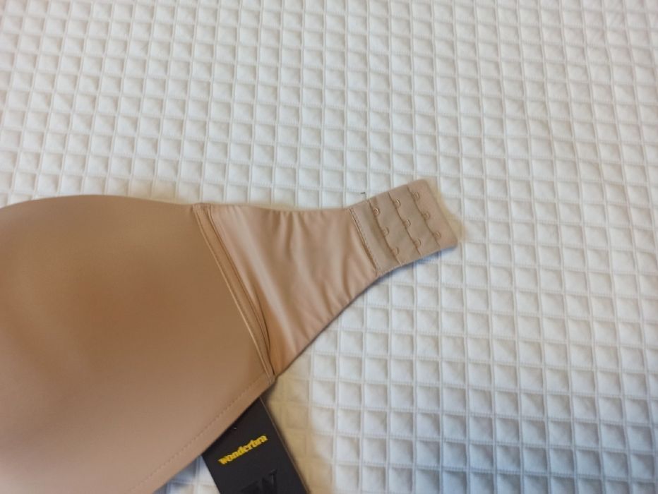 65H Wonderbra W032D samonośnu beżowy nude strapless
