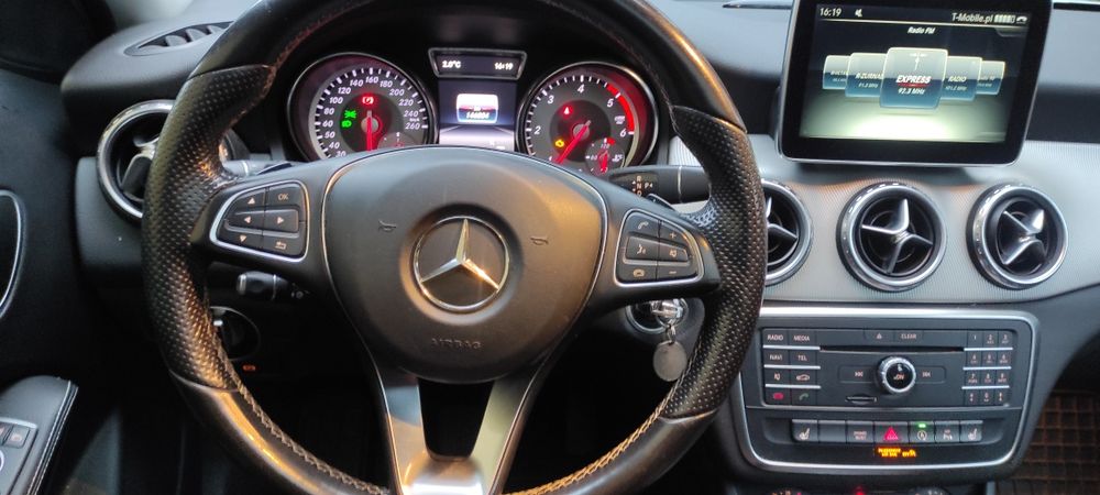 Mercedes Benz GLA 220d 2015