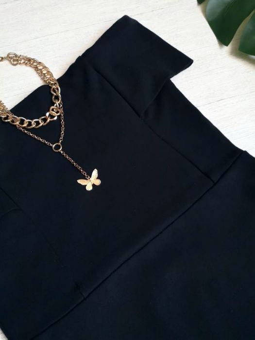 Сукня Zara з відкритими плечима