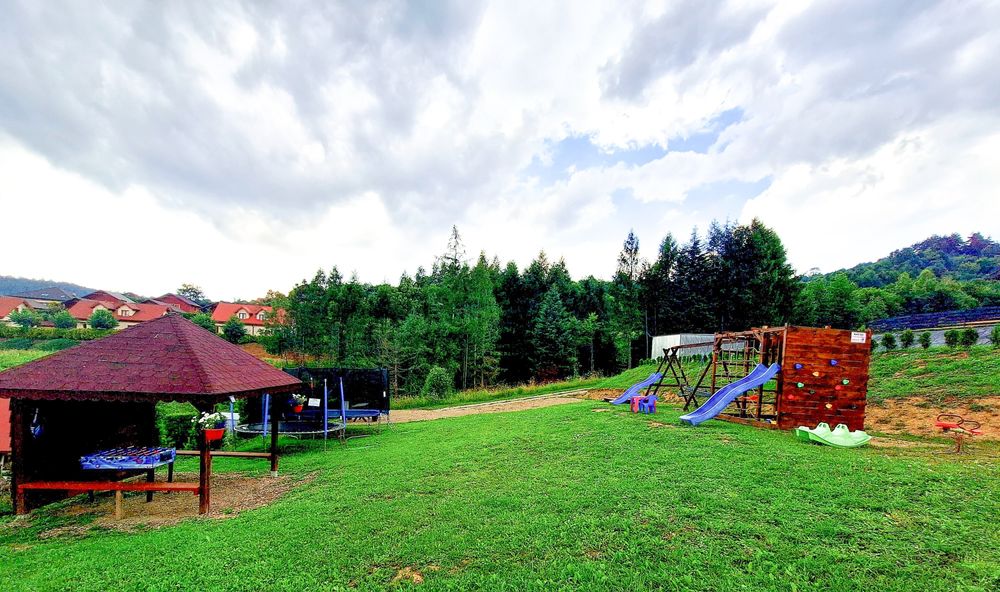 Domki na górze widokowej Bieszczady Jezioro Solińskie