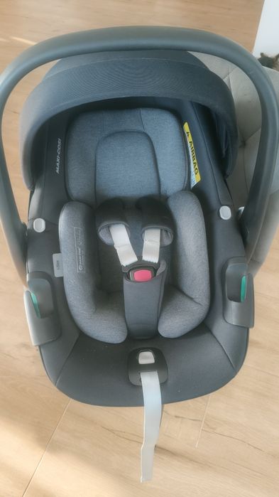 Fotelik maxi Cosi Pebble 360 z bazą