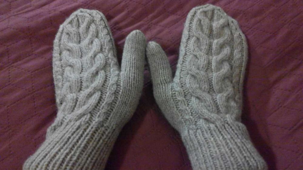 Продам тёплые вязаные варежки ручной работы