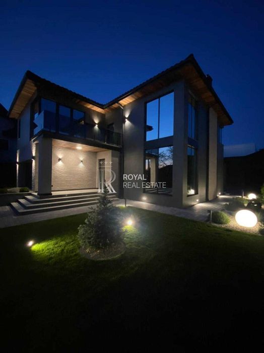 Продаж Будинок Київ Голосіївський район вул. Малокитаївська 300 м² 4 спальні Ділянка 5 соток Газ Гараж Підвал 20 кВт Під чистове оздоблення