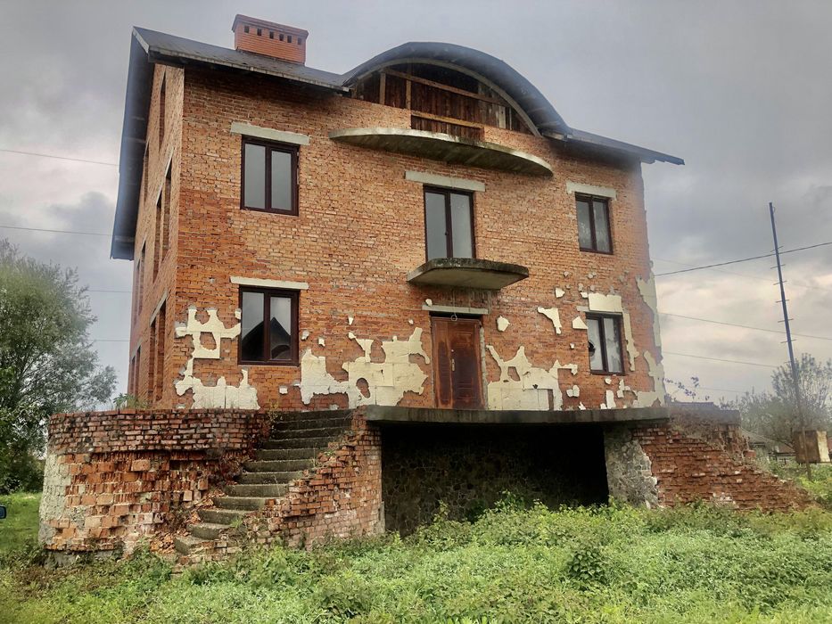 Продається будинок (незавершене будівництво)