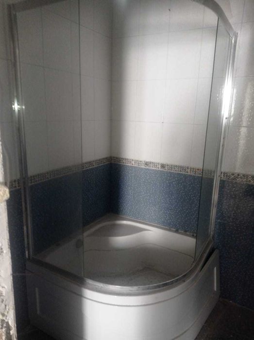 душова кабіна розмір 90*90, скло матове,  піддон високий без тріщин.