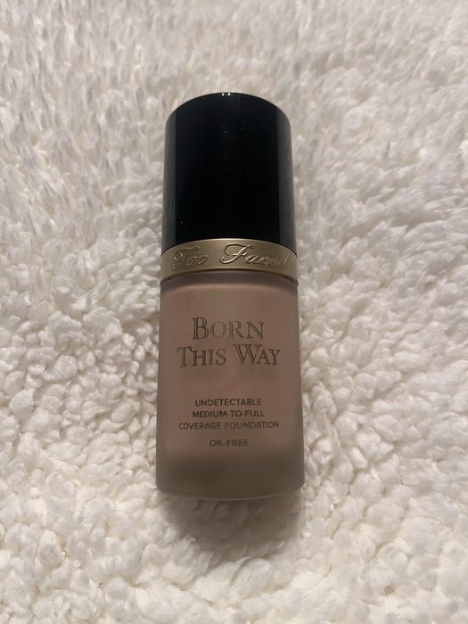 Too Faced Born This Way Light Beige podkład do twarzy
