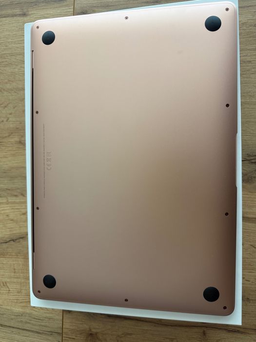 MacBook Air Retina 13" (2018) | Intel i5 | 8 GB RAM | 128 GB SSD