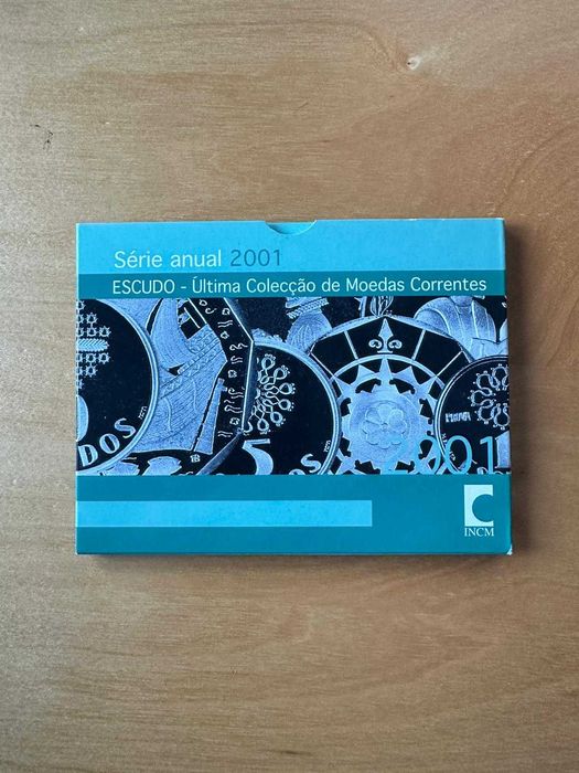 ESCUDO - Serie anual 2001