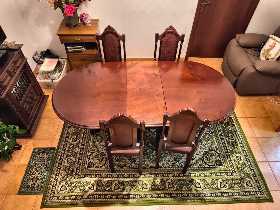 Sala de Jantar Completa em Madeira Maciça – Oportunidade!