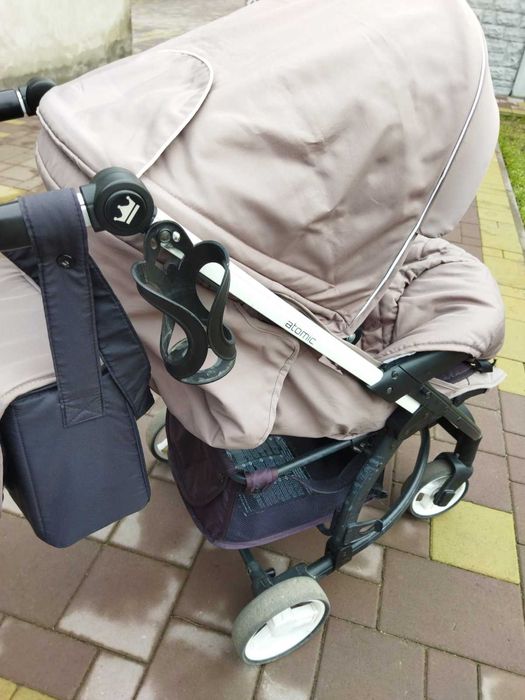 Дитяча коляска 3 в 1