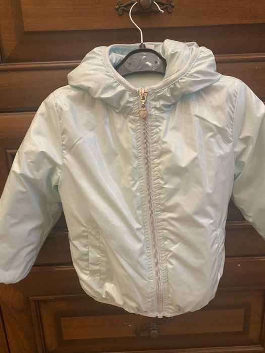 Демисезонна  яскрава курточка для дівчинки