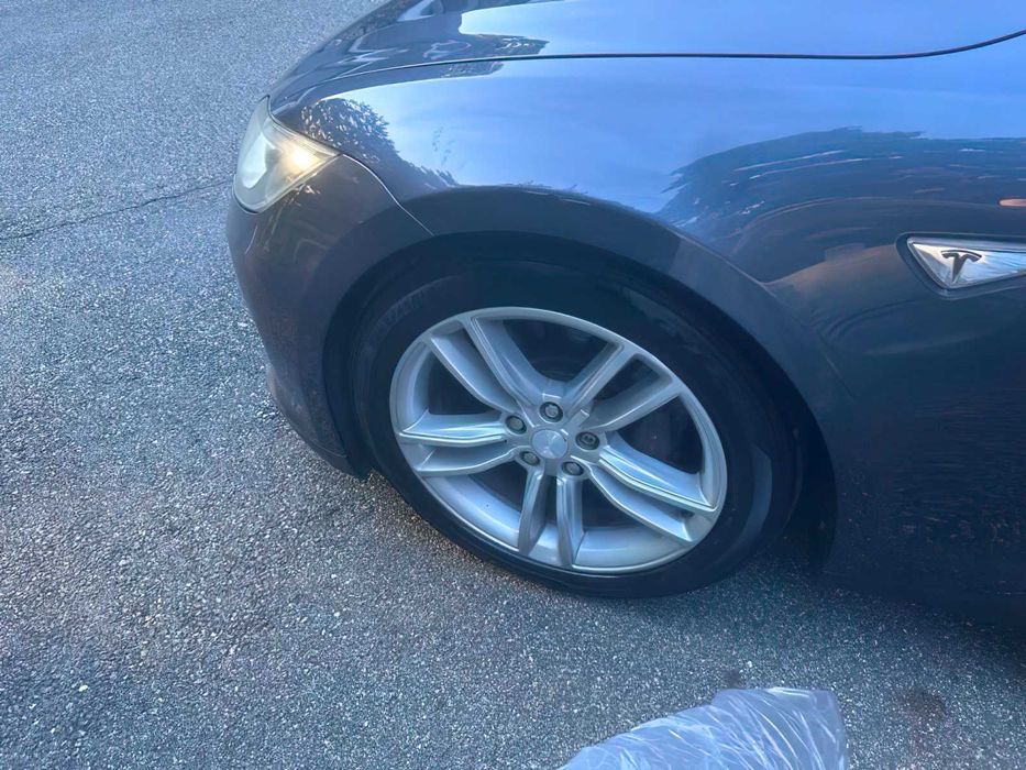 Tesla Model S 75      2016