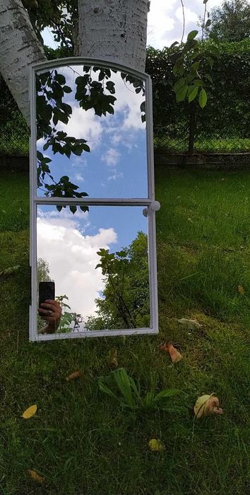 Lustro z okna żeliwnego