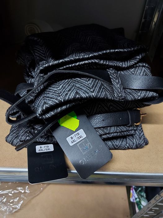 Wyprzedaż! Spodnie damskie treginsy z paskiem plus size 
30zl
Cieplejs