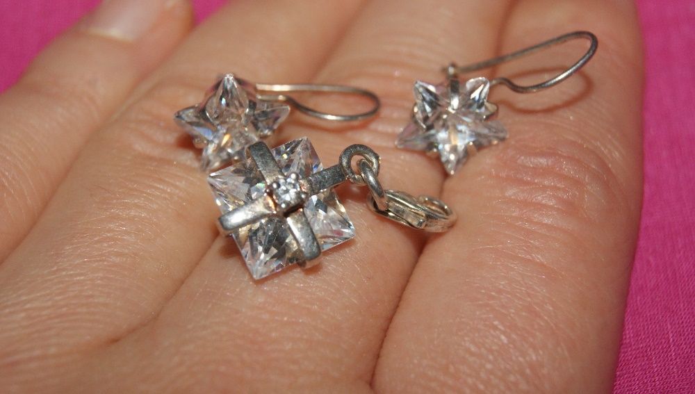 kolczyki gwiazdki i zawieszka Charms
