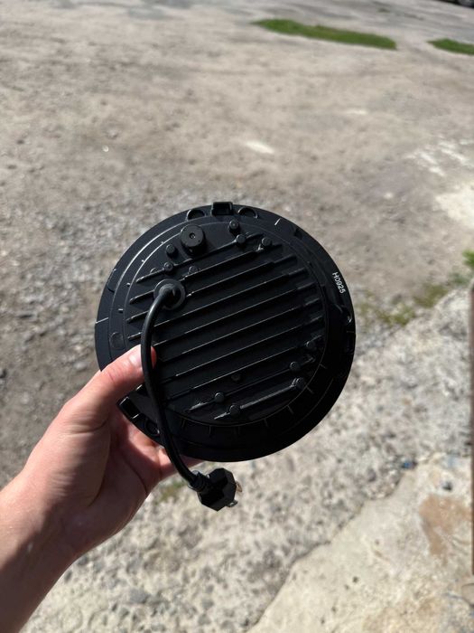 Фара нива ваз 7 дюймів чорна ближній/дальній  60 ватт