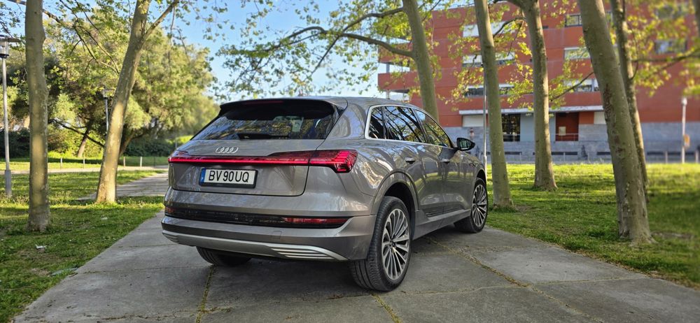Audi etron 55 advanced