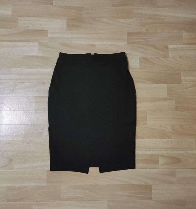 Продам чёрную юбку H&M женская р S-44  новая весна -осень