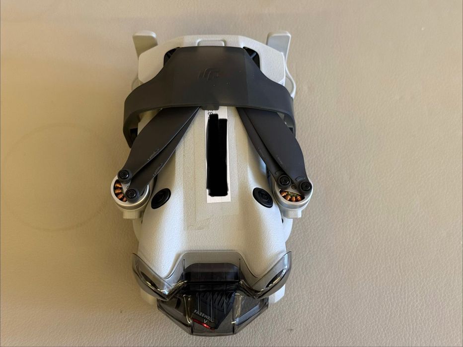 Dron DJI mini 4 PRO Fly More Combo