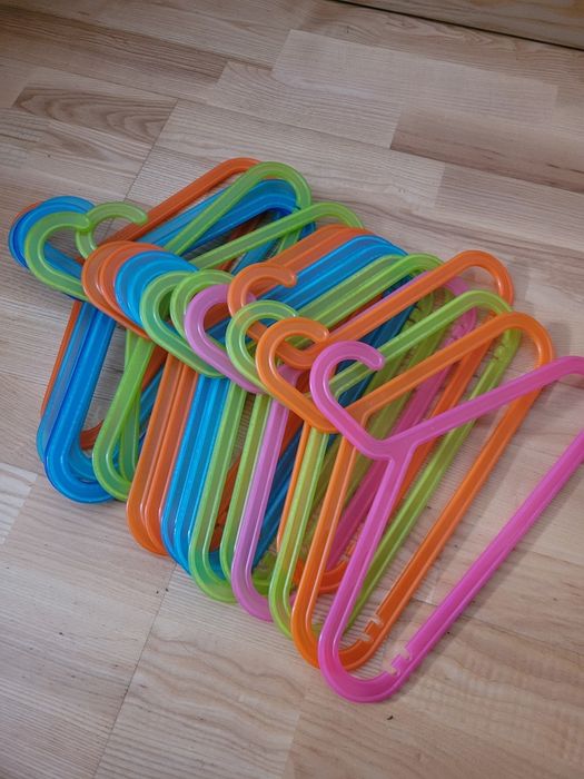 Wieszaki na ubranka dla dzieci Ikea 30 sztuk
